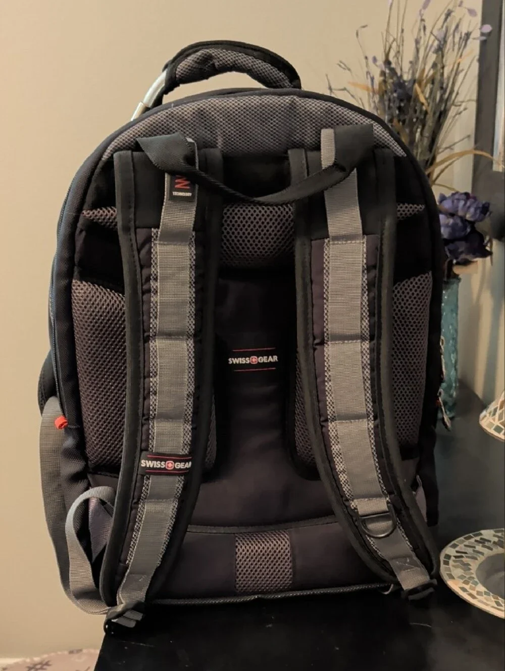 Swiss Gear Men's Black and Gray Tech Backpack – Durable Travel & Laptop Bag